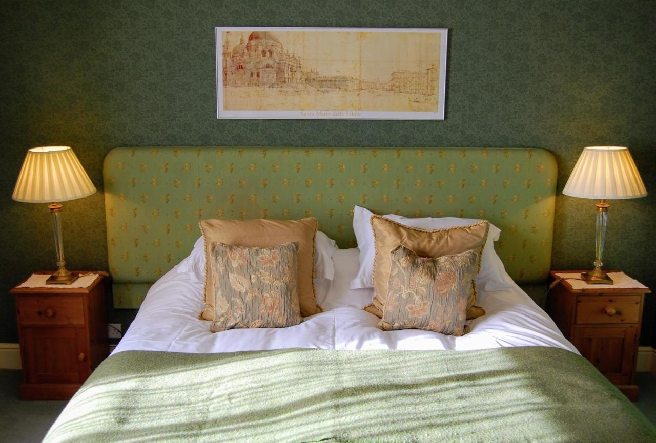 The Old Vicarage Dolfor Hotel Newtown  Bagian luar foto