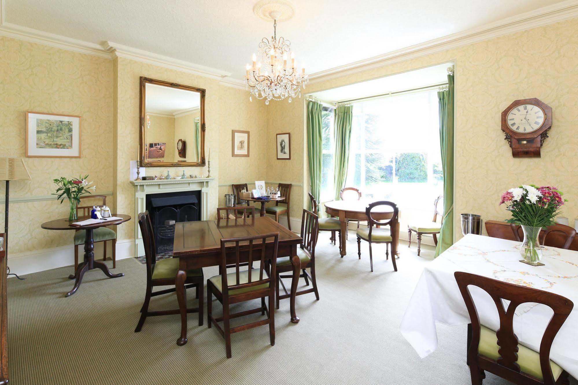 The Old Vicarage Dolfor Hotel Newtown  Bagian luar foto