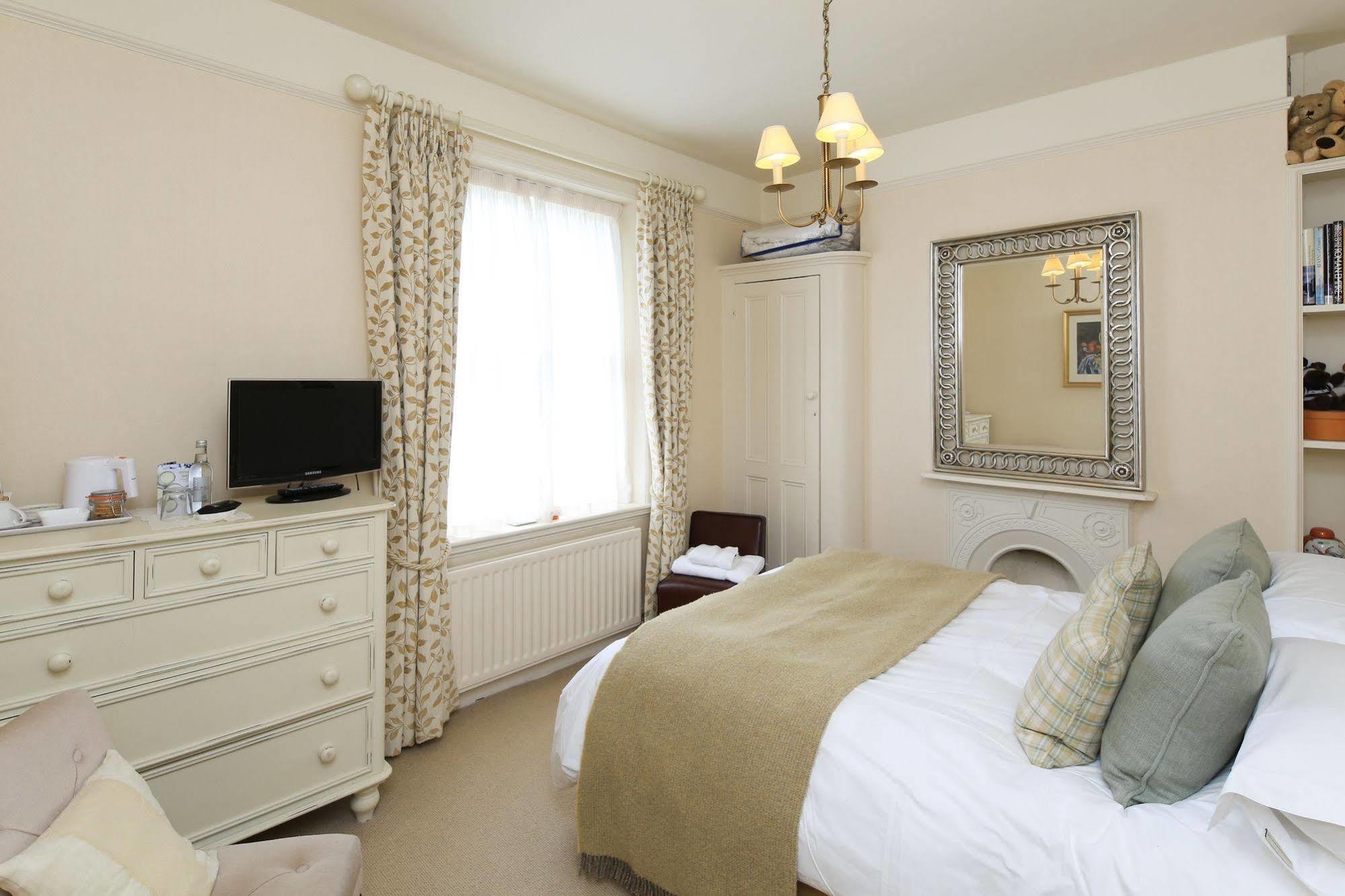 The Old Vicarage Dolfor Hotel Newtown  Bagian luar foto