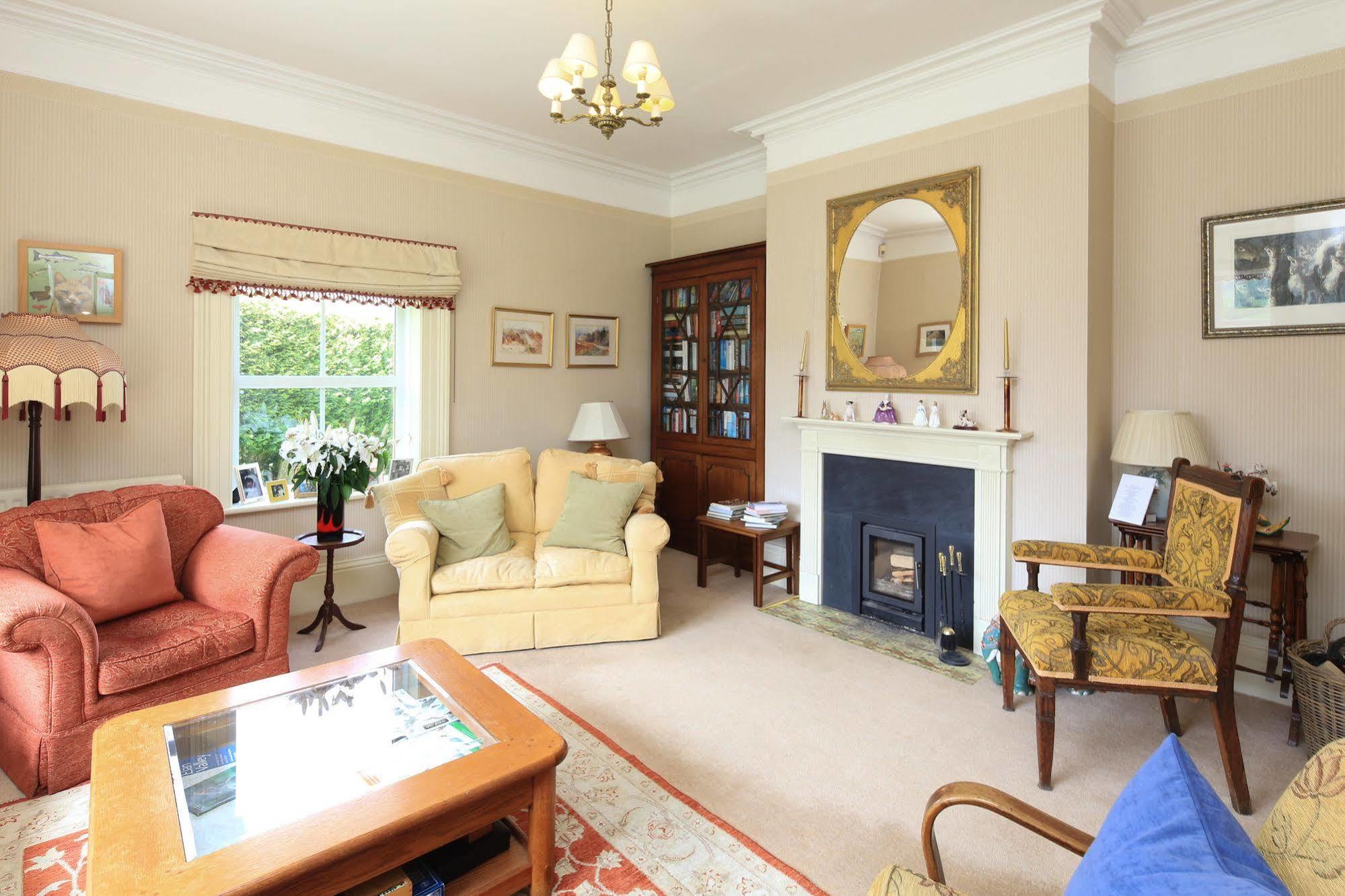 The Old Vicarage Dolfor Hotel Newtown  Bagian luar foto